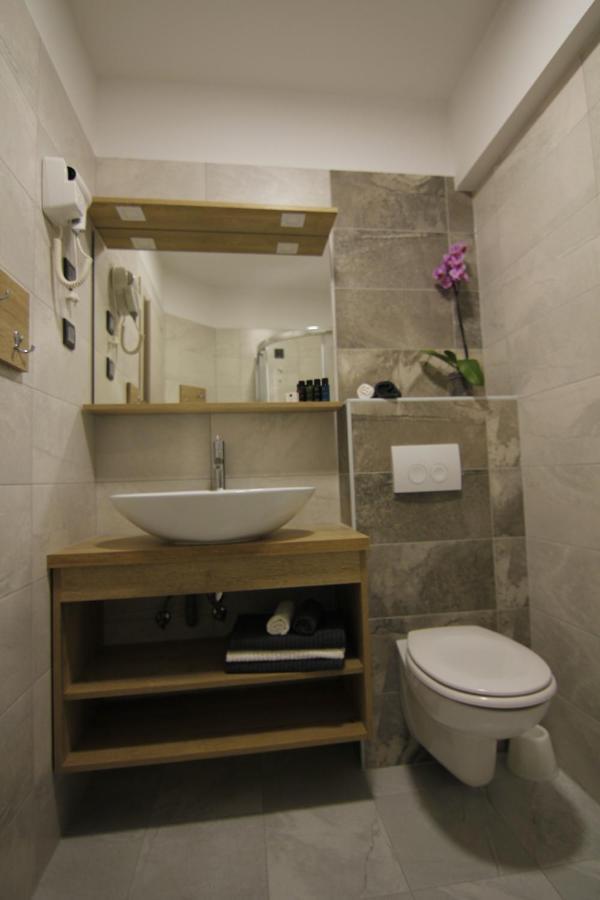 Azur Bed and Breakfast Novi Vinodolski Exteriör bild
