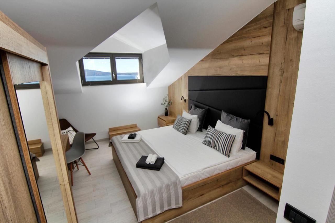 Azur Bed and Breakfast Novi Vinodolski Exteriör bild
