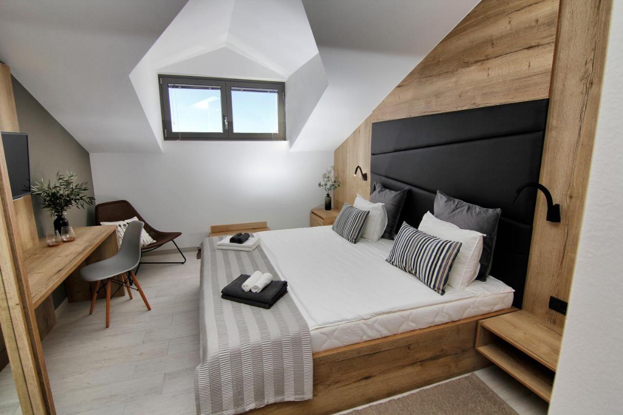 Azur Bed and Breakfast Novi Vinodolski Exteriör bild